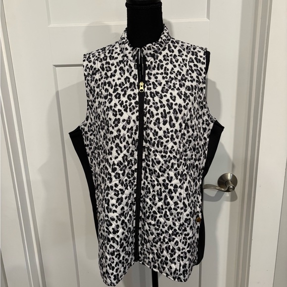 Kim Rodgers Jackets & Blazers - Vest light weight Black and white leopard print